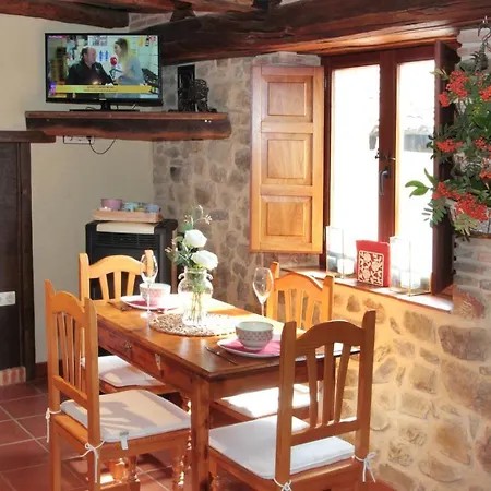 Alpesi faház Casa De Piedra Valderrueda